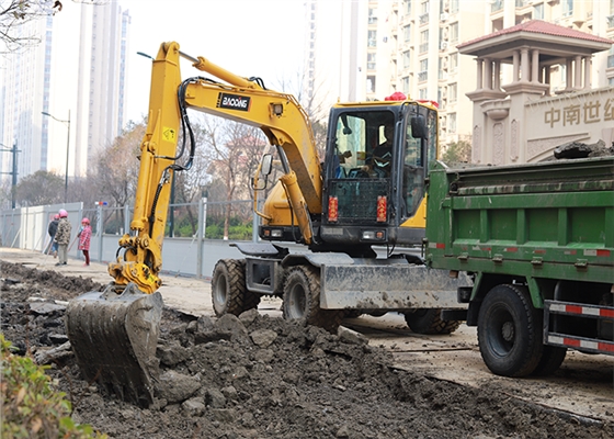 小型挖掘机 小型挖掘机