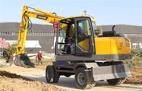 轮式挖掘机 轮式挖掘机