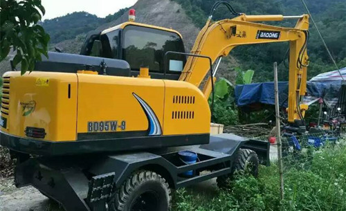 轮式抓木机_宝鼎抓木机 轮式抓木机_宝鼎抓木机