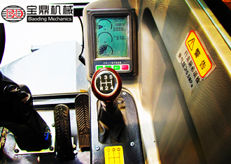 宝鼎轮式挖掘机95-9型号驾驶室图片 宝鼎轮式挖掘机95-9型号驾驶室图片