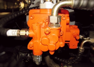 宝鼎挖掘机采用进口液压系统