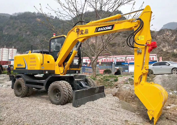 轮式挖掘机 轮式挖掘机