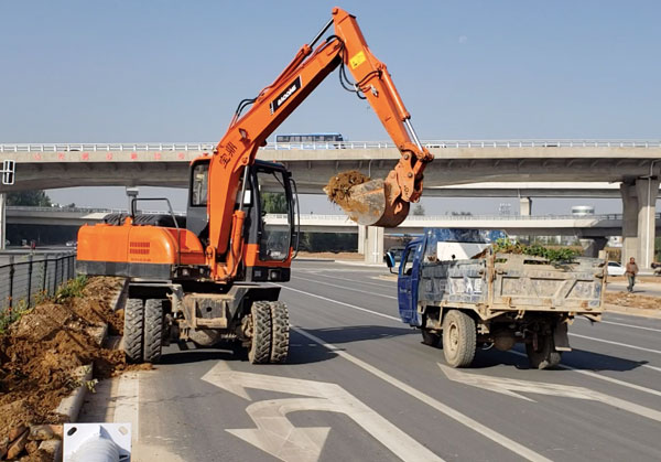 轮式挖掘机多少钱 轮式挖掘机多少钱