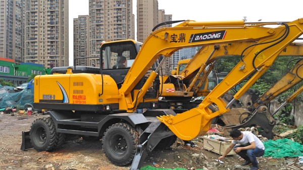 宝鼎轮式挖掘机 宝鼎轮式挖掘机