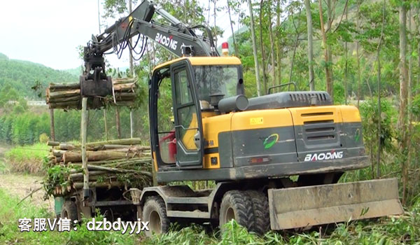 宝鼎95挖掘机抓木机.jpg 宝鼎95挖掘机抓木机.jpg