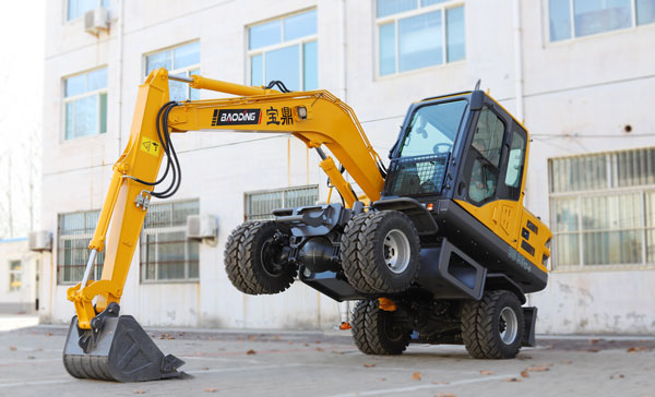 宝鼎国产轮式挖掘机.jpg 宝鼎国产轮式挖掘机.jpg