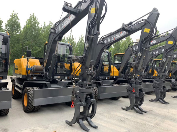 宝鼎轮式挖掘机卷扬机配置.jpg 宝鼎轮式挖掘机卷扬机配置.jpg