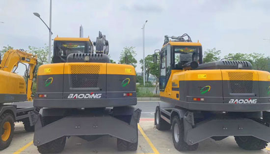 宝鼎轮式挖掘机95车型.jpg 宝鼎轮式挖掘机95车型.jpg