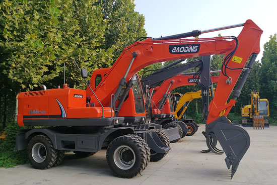 宝鼎150轮式挖掘机.jpg 宝鼎150轮式挖掘机.jpg