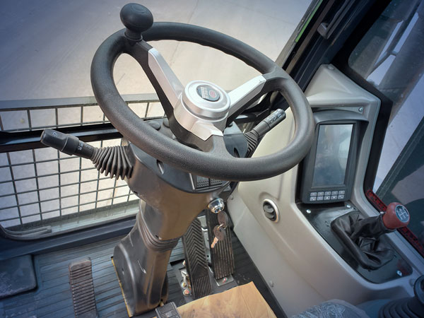 宝鼎轮式挖掘机品牌.jpg 宝鼎轮式挖掘机品牌.jpg