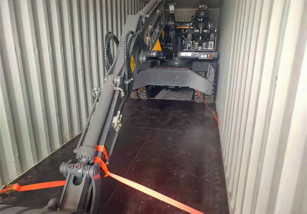 宝鼎出口轮式挖掘机 宝鼎出口轮式挖掘机