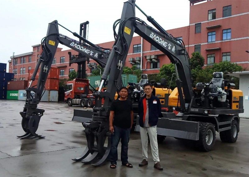 宝鼎出口轮式挖掘机抓木机泰国 宝鼎出口轮式挖掘机抓木机泰国