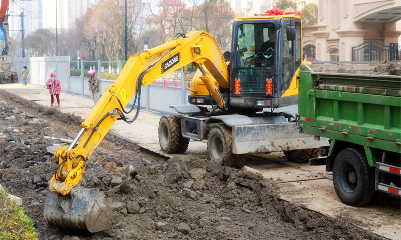 液压行走轮式挖掘机 液压行走轮式挖掘机