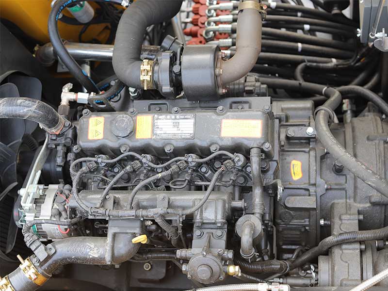 抓木机发动机.jpg 抓木机发动机.jpg