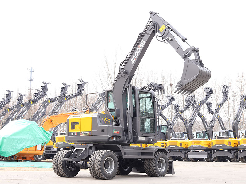 宝鼎75D轮式挖掘机.jpg 宝鼎75D轮式挖掘机.jpg