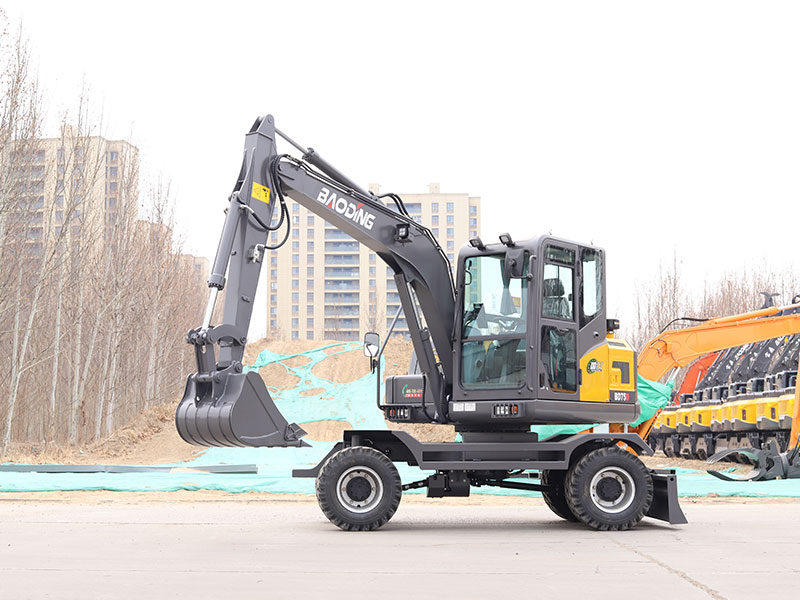 宝鼎75D挖掘机.jpg 宝鼎75D挖掘机.jpg