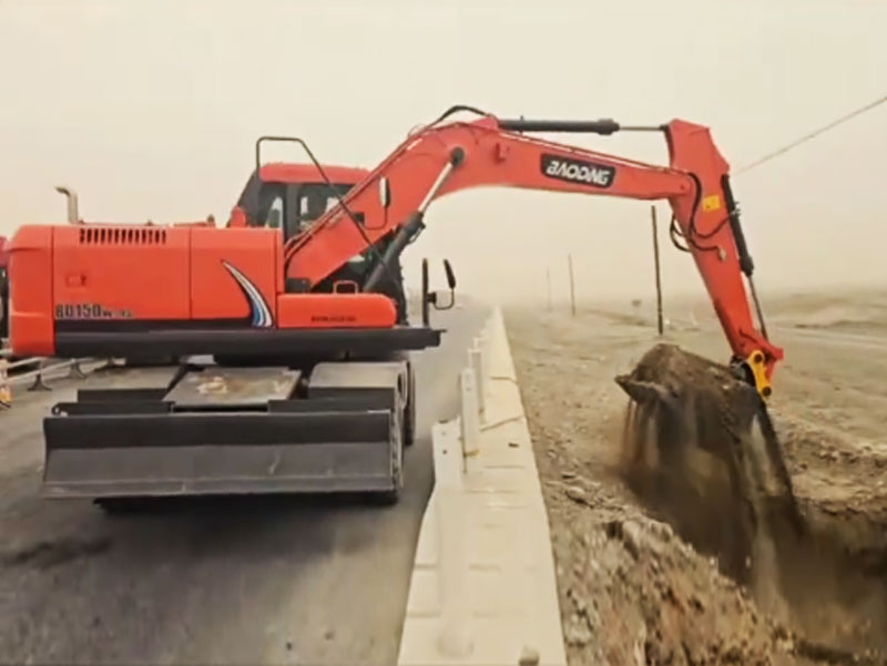 宝鼎 150 轮式挖掘机,日兰高速养护的可靠卫士