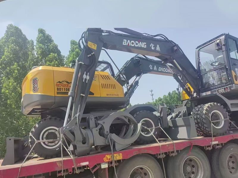 宝鼎轮式抓木机.png 宝鼎轮式抓木机.png