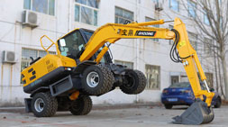 蒸蒸日上的宝鼎轮式挖掘机厂家