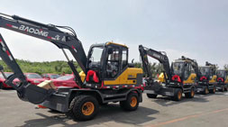 宝鼎多功能轮式挖掘机日常打卡