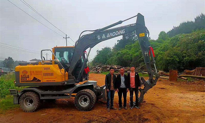 江西抓木机客户95轮式抓木机