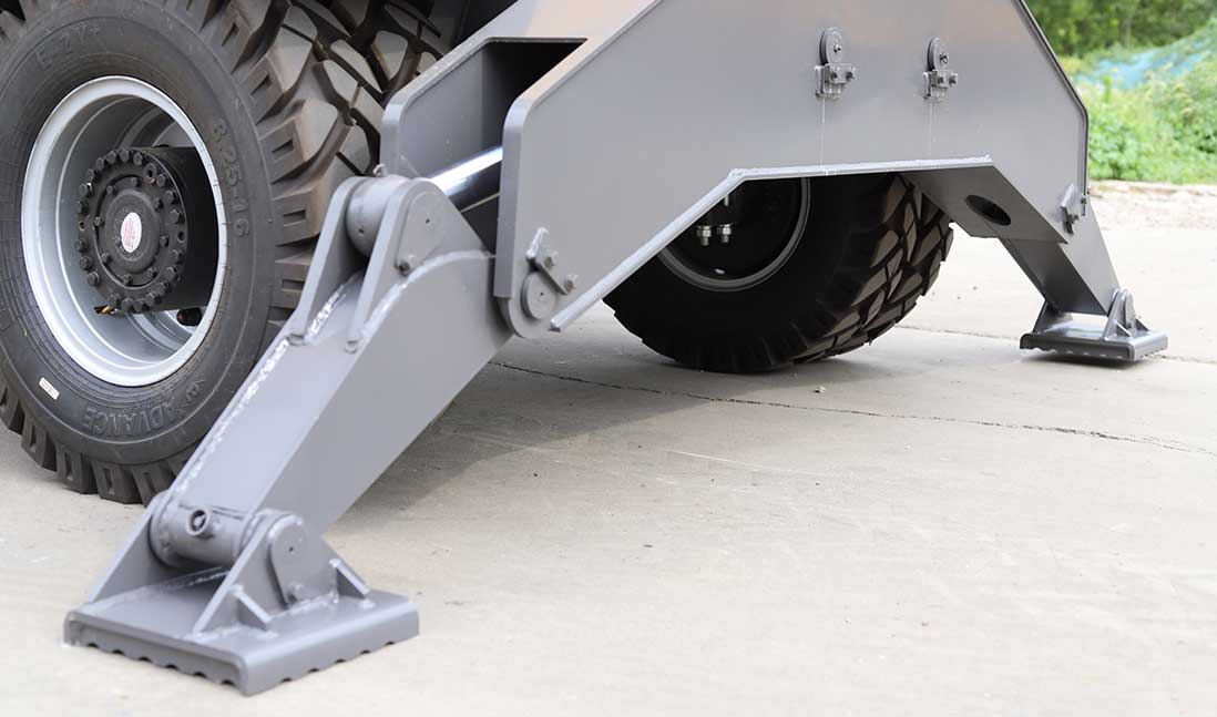 宝鼎BD110E轮式抓木机