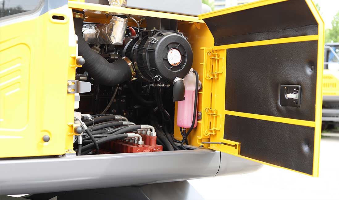 宝鼎BD110E轮式抓木机