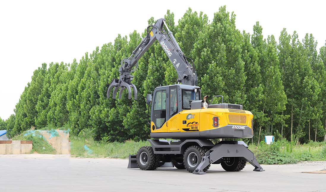 宝鼎BD110E轮式抓木机