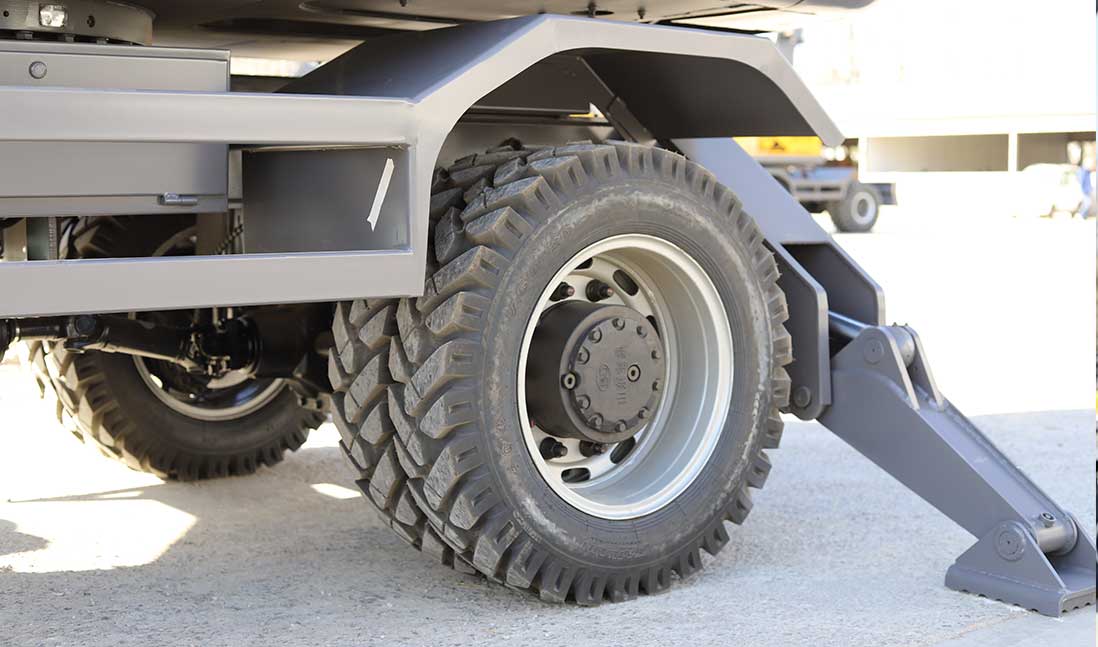 宝鼎BD125PLUS轮式抓木机