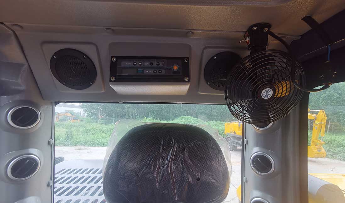 宝鼎BD80轮式挖掘机