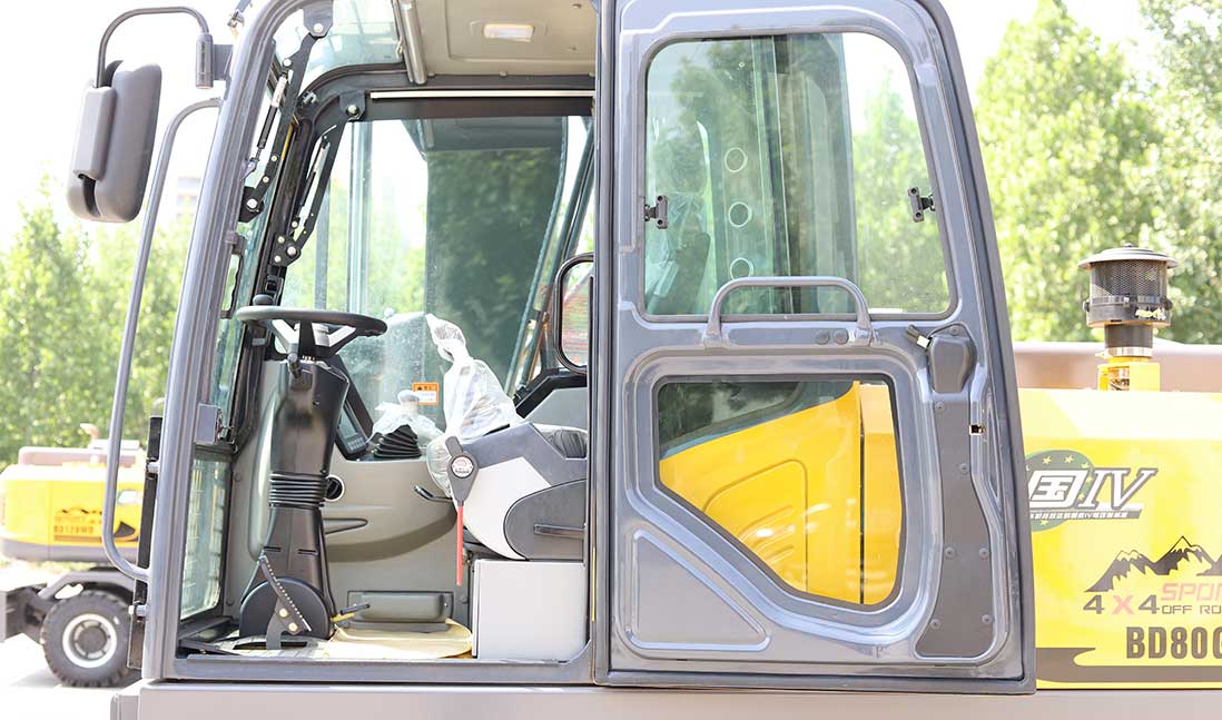 宝鼎BD80轮式挖掘机